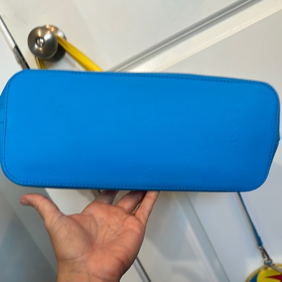 Loungefly X Pixar Amazon exclusive Character pool beach Tote with zip coin case - Picture 7 of 8